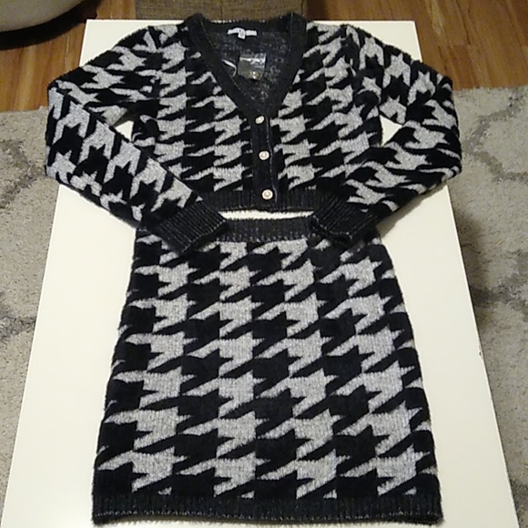 Comfy and warm skirt and cardigan set - Picture 13 of 14